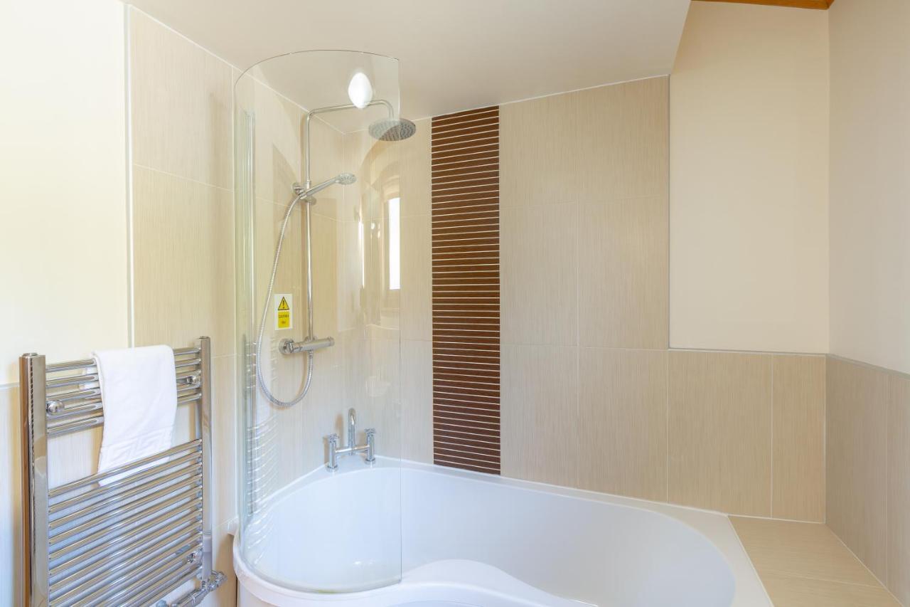 Douglas Fir Lodge With Hot Tub Купар Экстерьер фото