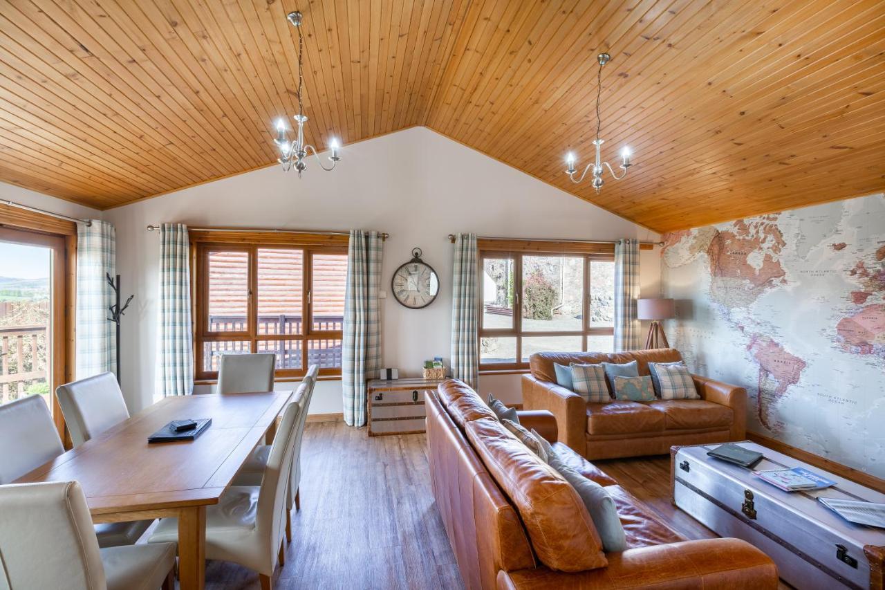 Douglas Fir Lodge With Hot Tub Купар Экстерьер фото