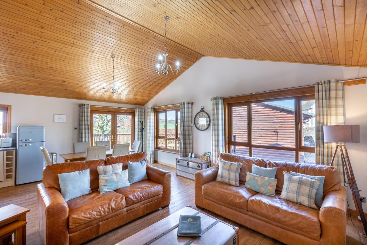 Douglas Fir Lodge With Hot Tub Купар Экстерьер фото