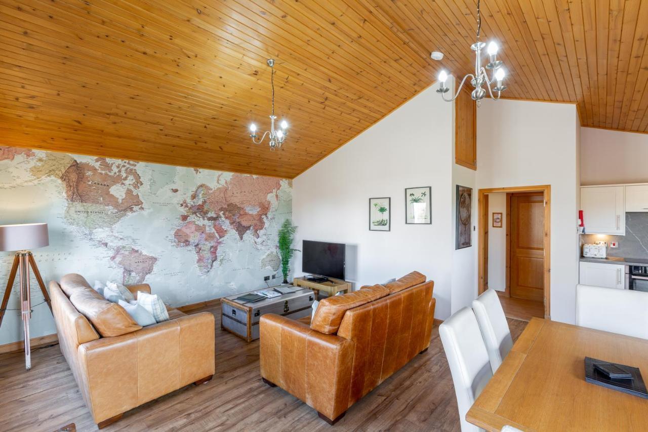 Douglas Fir Lodge With Hot Tub Купар Экстерьер фото