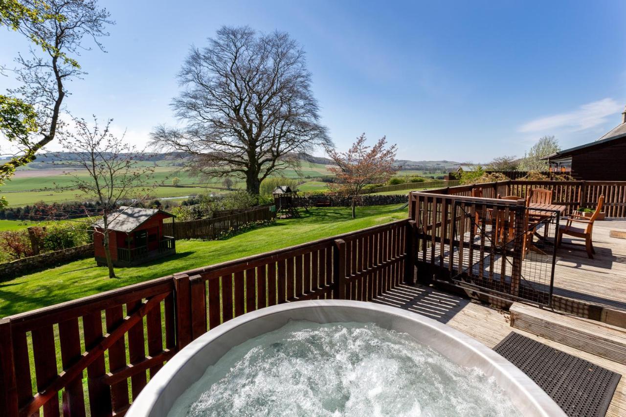 Douglas Fir Lodge With Hot Tub Купар Экстерьер фото